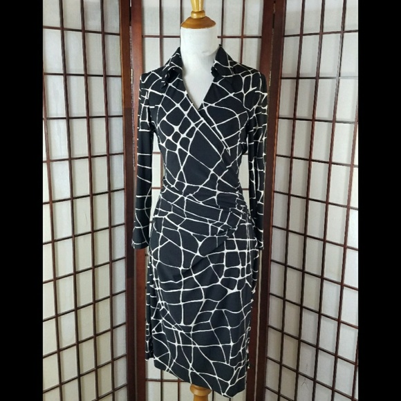 Jones New York Dresses & Skirts - JONES NEW YORK FAUX WRAP DRESS